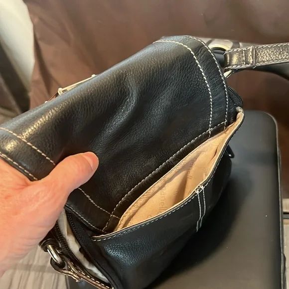 Tignanello cross body purse black leather - Picture 8 of 16